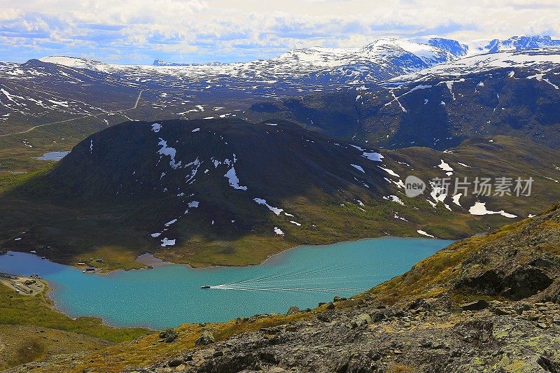 船巡游在绿松石湖Gjende, Jotunheimen，挪威-斯堪的纳维亚